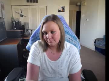 Softerpeaches Chaturbate stream image from December 31, 2025
