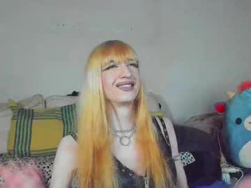 Lunaleporem Chaturbate stream image from December 31, 2025