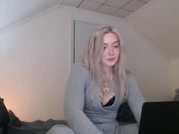 Tattoobbgirl Chaturbate stream image from January 01, 2026