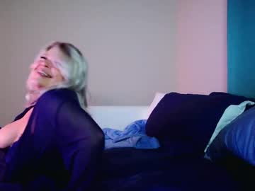 Trinaynay10 Chaturbate stream image from January 01, 2026