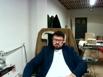 Maythe4bwu Chaturbate stream image from January 01, 2026