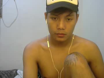 Hotluvs Chaturbate stream image from January 01, 2026