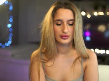 Getcrea18 Chaturbate stream image from January 01, 2026
