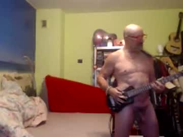 Newsexerciser Chaturbate stream image from January 02, 2026