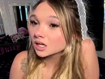 Brandiiixo Chaturbate stream image from January 02, 2026