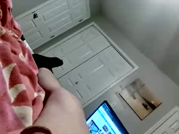 Mikehunt6922 Chaturbate stream image from January 03, 2026