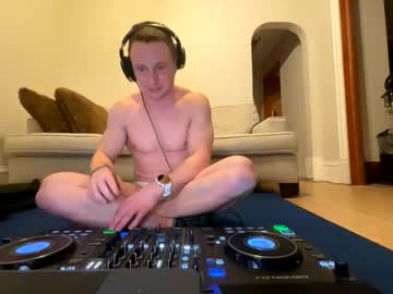 Whtieanaconda Chaturbate stream image from January 03, 2026