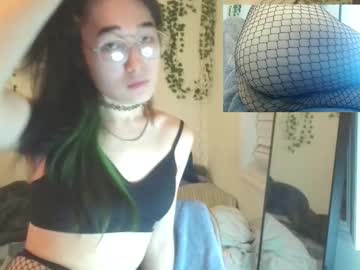 Deciduousdoll Chaturbate stream image from January 03, 2026