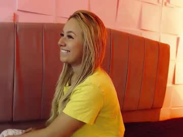 Angel_White25 Chaturbate stream image from January 03, 2026