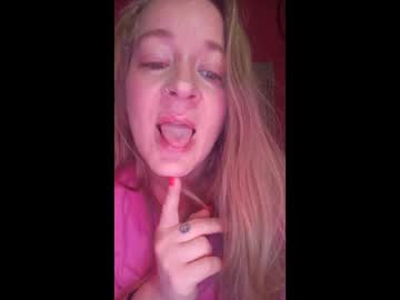 Lilmommabear89 Chaturbate stream image from January 03, 2026