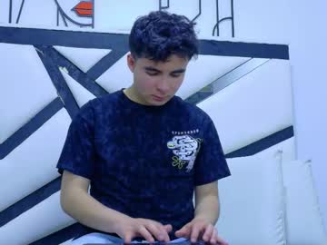 Andrew_Versb Chaturbate stream image from January 03, 2026