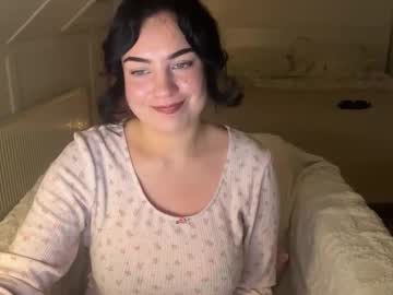 Yeahrina Chaturbate stream image from January 04, 2026