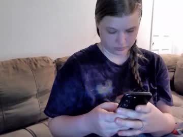 Elinareign Chaturbate stream image from January 04, 2026