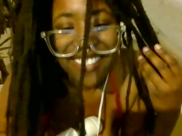 Hazelhanes Chaturbate stream image from January 04, 2026
