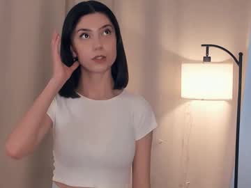 Charlinepiker Chaturbate stream image from January 04, 2026