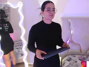 Rosalind_Tay Chaturbate stream image from January 04, 2026