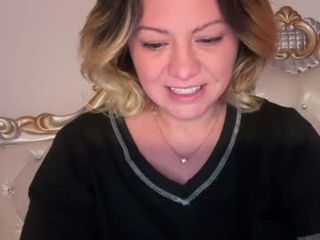 Kiradivine Chaturbate stream image from January 04, 2026