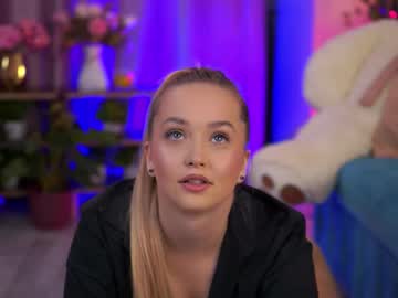 Elyssawetxx Chaturbate stream image from January 04, 2026