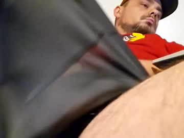 Dadbodandbroom Chaturbate stream image from January 05, 2026