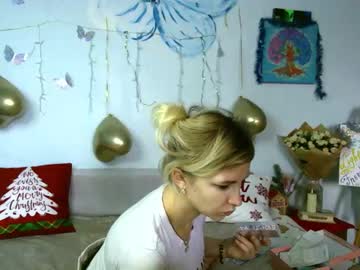 Harleymid Chaturbate stream image from January 05, 2026