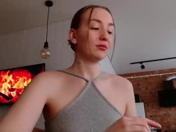 Whiteprincessluna Chaturbate stream image from January 05, 2026