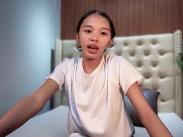 Hotgirlronaxx Chaturbate stream image from January 05, 2026
