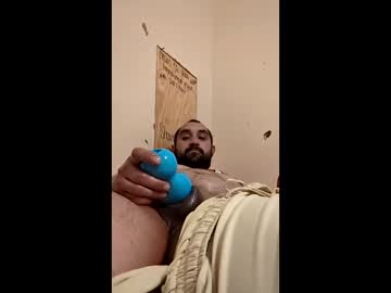 Lilpetoman Chaturbate stream image from January 05, 2026
