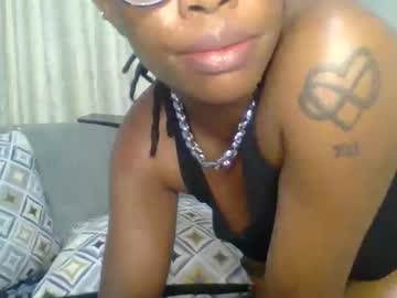 Prettyela Chaturbate stream image from January 05, 2026