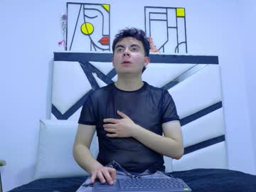 Andrew_Versb Chaturbate stream image from January 05, 2026