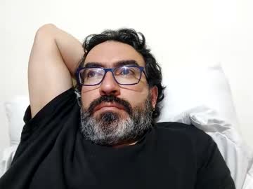 Luis2988z Chaturbate stream image from January 05, 2026