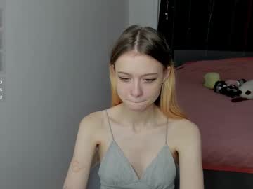 Viraglow Chaturbate stream image from January 05, 2026