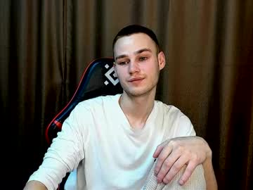 Robert10211 Chaturbate stream image from January 06, 2026