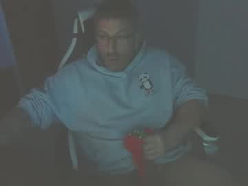 Newevo Chaturbate stream image from January 06, 2026