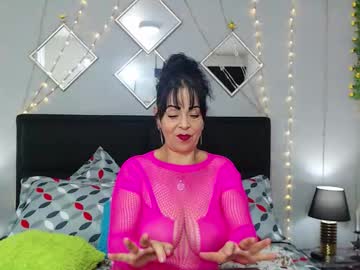 Tiara_Mature Chaturbate stream image from January 07, 2026