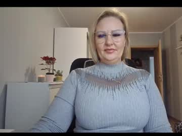 Emillykiss Chaturbate stream image from January 07, 2026