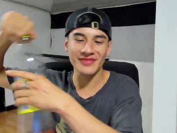 Dominic_Radccliffe Chaturbate stream image from January 08, 2026