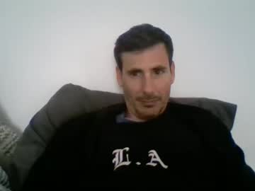 Iyoperro Chaturbate stream image from January 08, 2026
