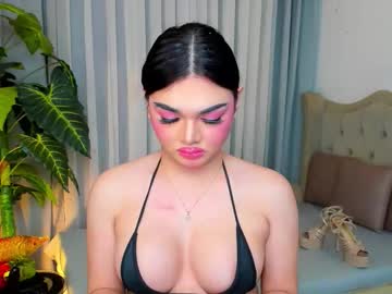 Princesshugecumontop Chaturbate stream image from January 08, 2026
