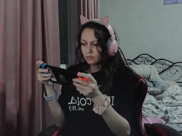Miameowkiss Chaturbate stream image from January 08, 2026