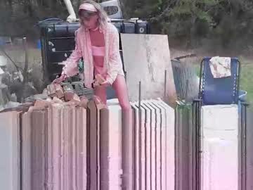 Sarahhampton Chaturbate stream image from January 08, 2026