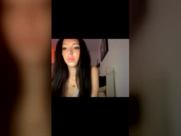 Prettypsyparis Chaturbate stream image from January 10, 2026