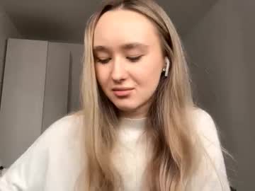 Estefanabrumbach Chaturbate stream image from January 10, 2026