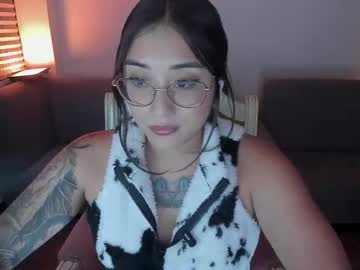 Hottbee3645 Chaturbate stream image from January 10, 2026