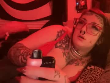 Hell0kittyblood Chaturbate stream image from January 11, 2026