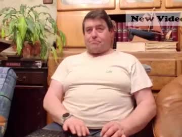 Petitzobraide Chaturbate stream image from January 11, 2026