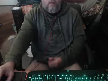 Bighugmugg Chaturbate stream image from January 11, 2026