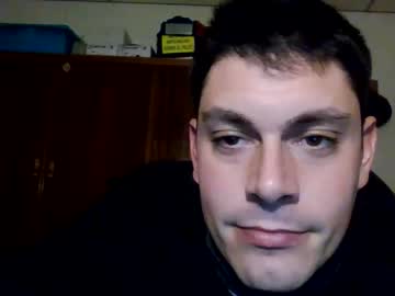 Luis2423 Chaturbate stream image from January 11, 2026