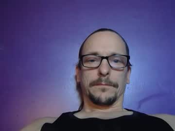 Qbuzzi77 Chaturbate stream image from January 11, 2026
