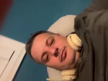 Mouillelenos Chaturbate stream image from January 11, 2026