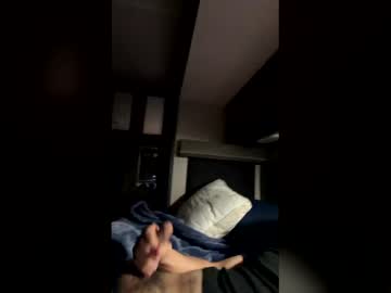 Average210 Chaturbate stream image from January 12, 2026